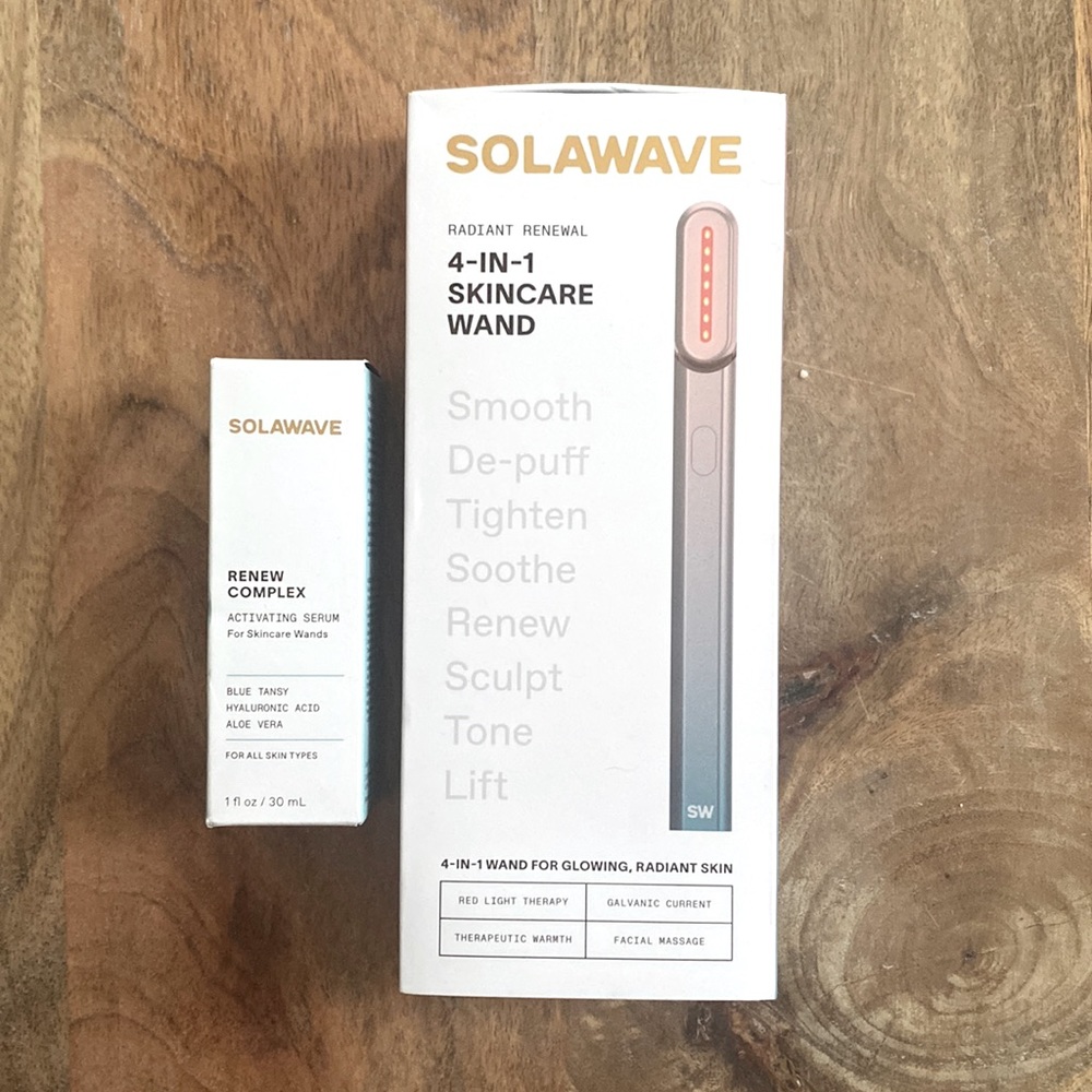 Solawave 4-in-one skincare Wand - never used. Includes Renew Complex
